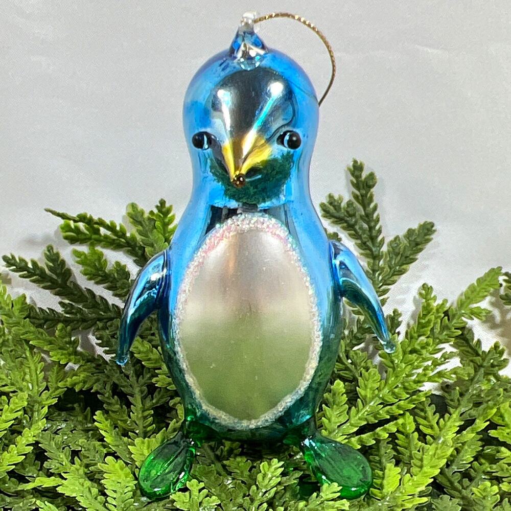 Vintage Hand Blown Art Glass Penguin Figurine Ornament Blue Green Glossy 4.5”